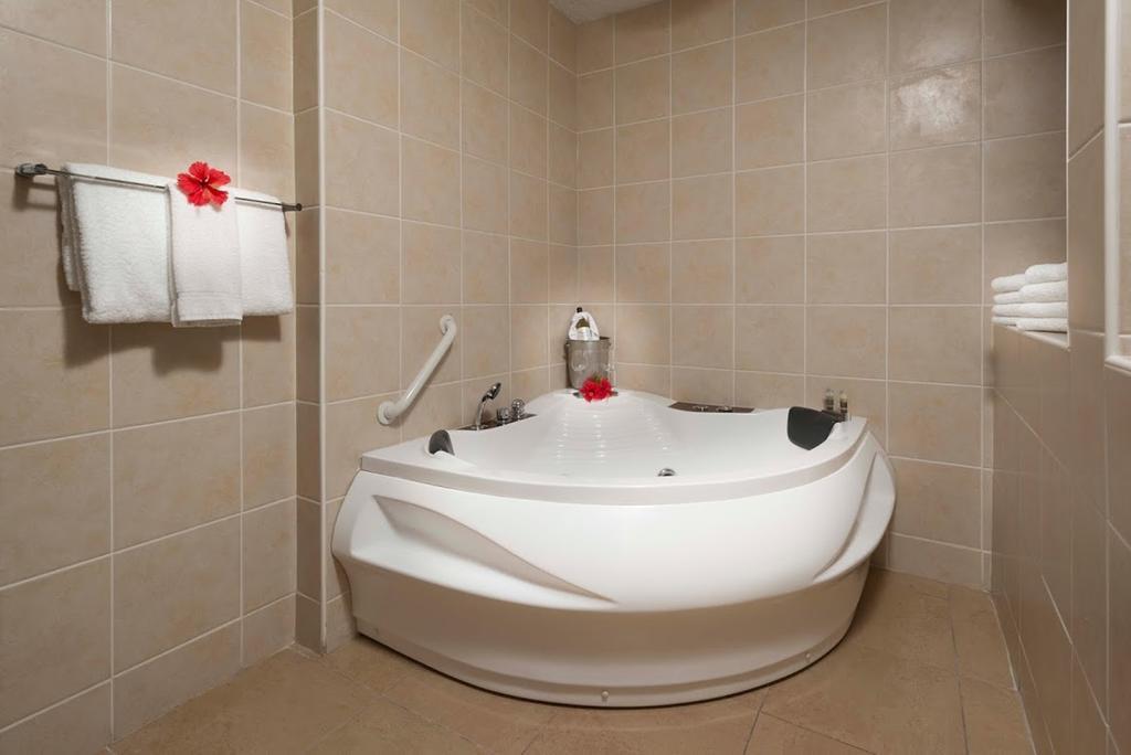 All Inclusive Divi Little Bay Beach Resort Philipsburg  Extérieur photo